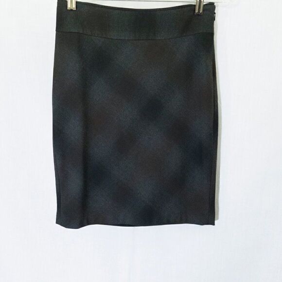 The Limited Grey/Black Patterned Skirt - Size 0 - Picture 4 of 5